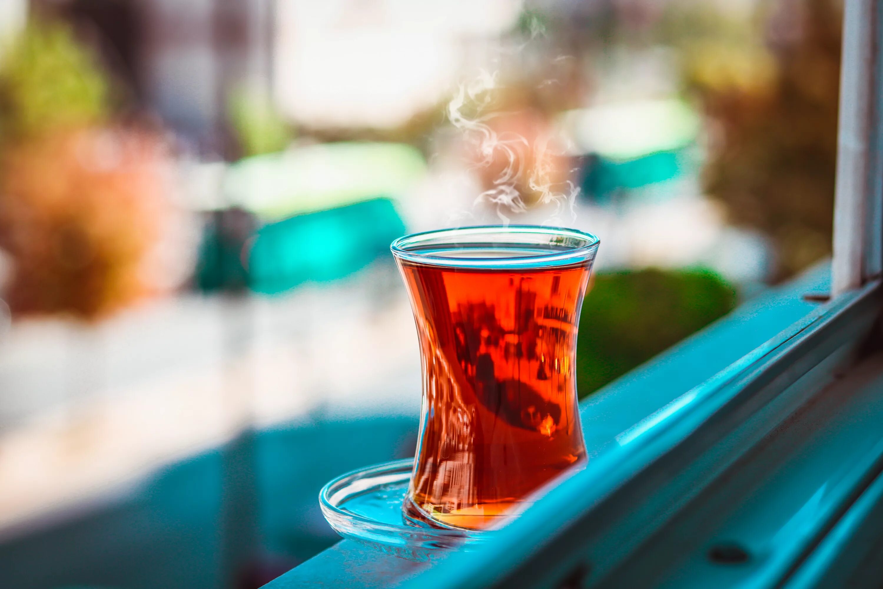 Стакан крепкого чая. Чай в стакане. Турецкий чай. Стакан с чаем. Чашка чая.