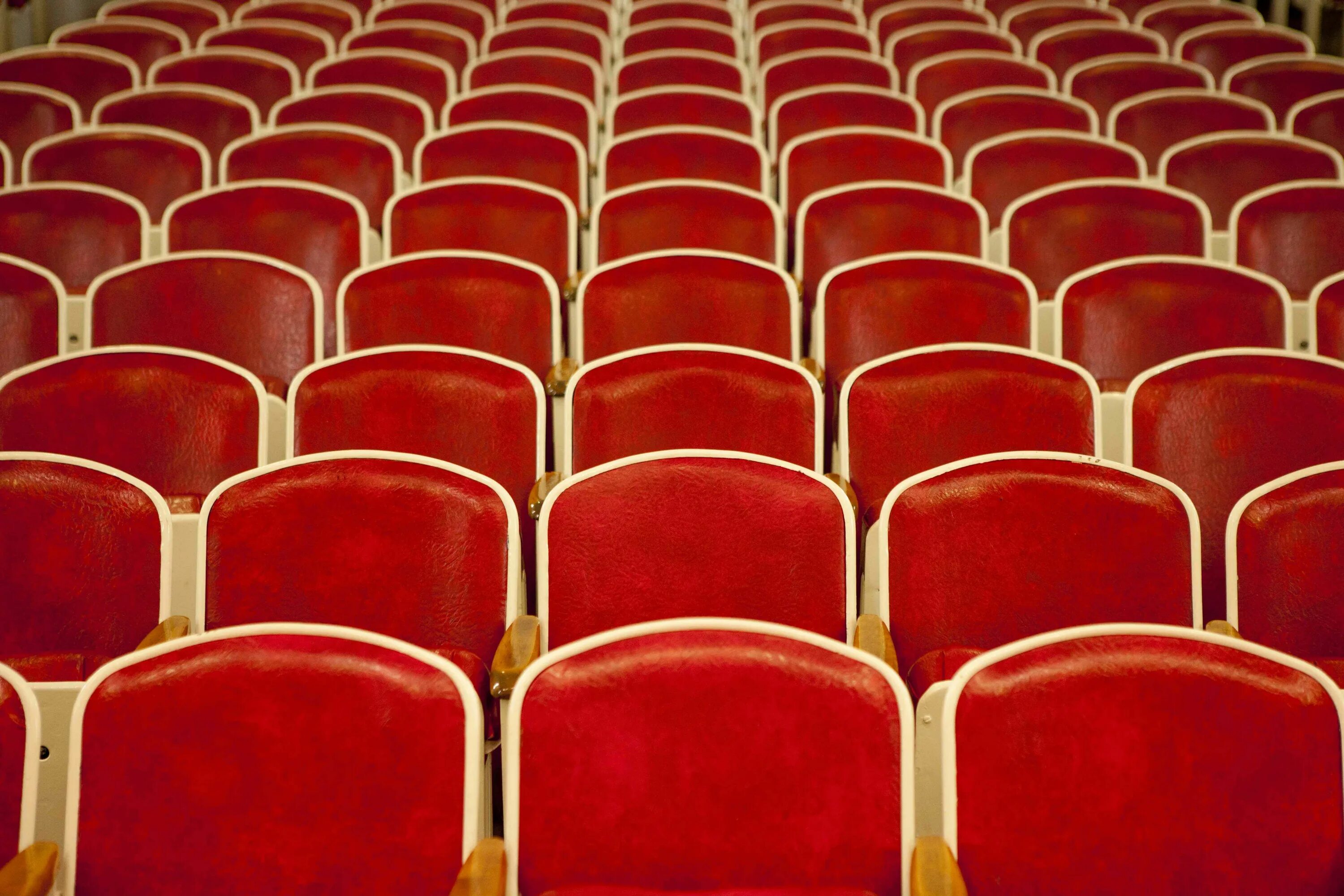 Theatre seats. Сиденья в кинотеатре. Кресла кинотеатра на прозрачном фоне. Стулья в театре.