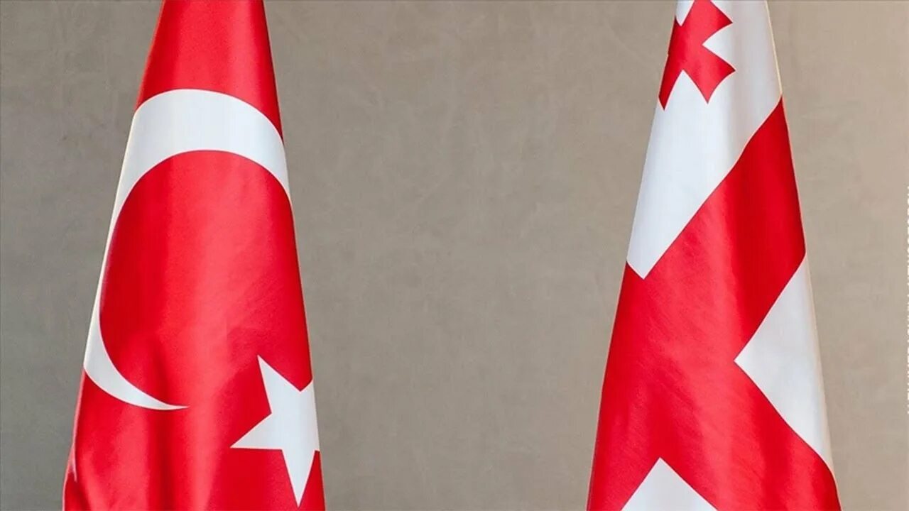 Грузин благодарит. Флаг азербайджана т ьурции. Азербайджан турция грузия. Аджарцы вероисповедание. Турки и грузины.