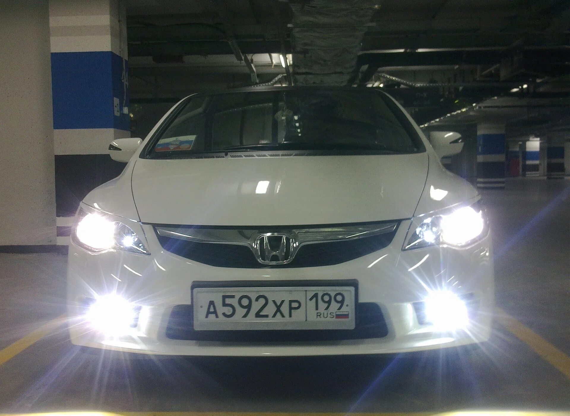 Свет honda civic. Led туманки Honda Civic 4d. Противотуманные фары Хонда Цивик 4д ксенон. Фара ксенон Honda Civic 4d. Лампы ближнего света Honda Civic 4d.