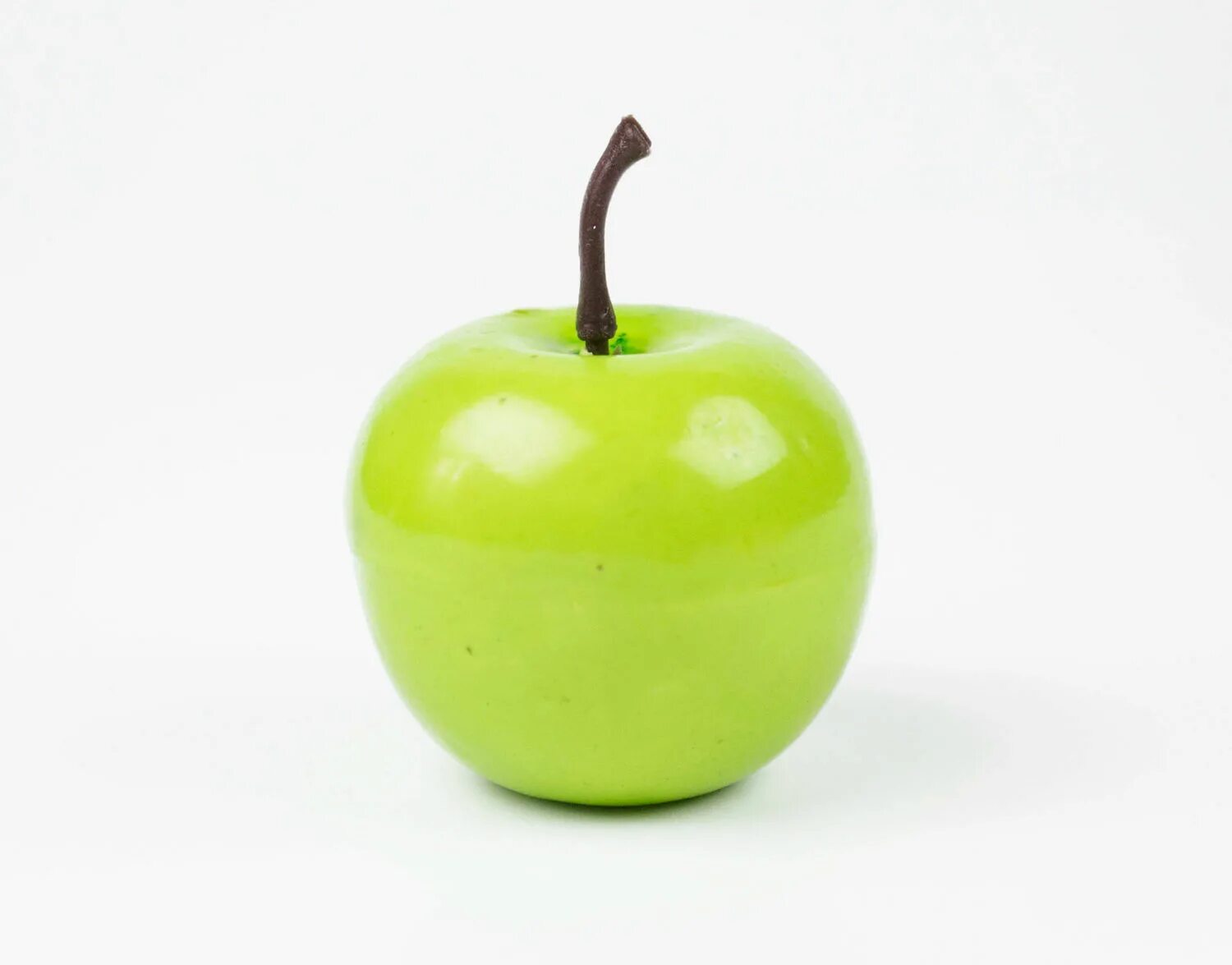 1 2 яблоко. Маленькие яблочки. Небольшое яблочко. Яблоко двух цветов. Яблоко 2,5 см.