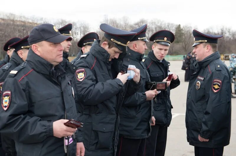 Мвд на метрополитене. Полиция УВД на Московском метрополитене. Командир полка ППСП СПБ. Сотрудник полиции метрополитена. Полк милиции по сопровождению поездов УВД на Московском.