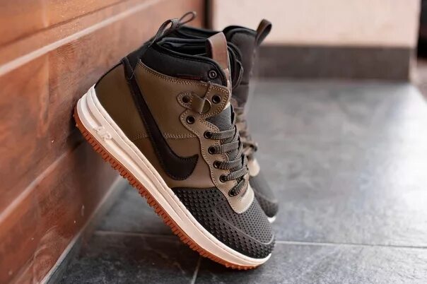 Осенние найк мужские. Nike Lunar Force 1 Duckboot women Black 2021. Осенние кроссовки найк Лунар Форс. Ботинки найк мужские осенние. Кроссовки найк мужские осень.