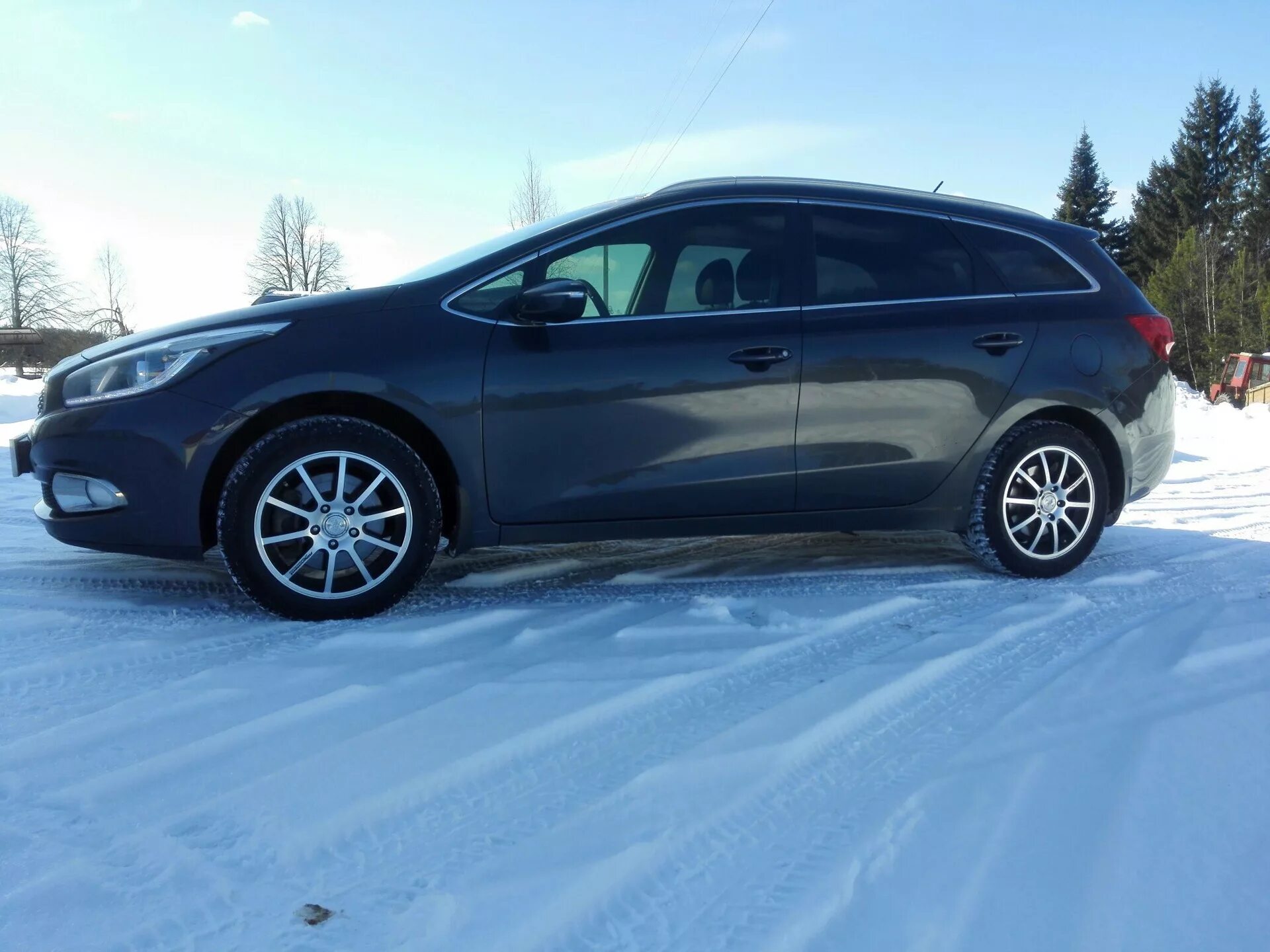 Kia Ceed SW клиренс. Kia Ceed универсал клиренс. Kia Ceed 2014 универсал клиренс. Kia Ceed SW дорожный просвет. Клиренс сид универсал