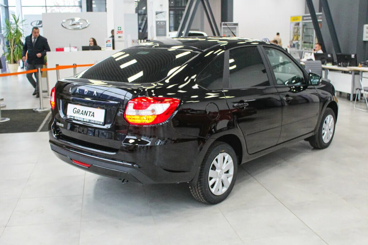лада гранта седан 2019 черная. лада гранта седан 2021 черная. лада гранта люкс 2020 черный. лада гранта лифтбек 2 черный. черный цвет гранта 2023.