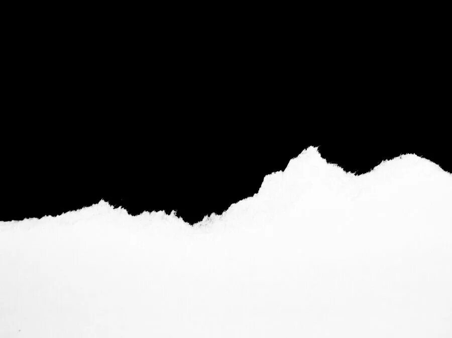 Рваный край бумаги. Рваная бумага. оборванный край бумаги. черная рваная бумага.