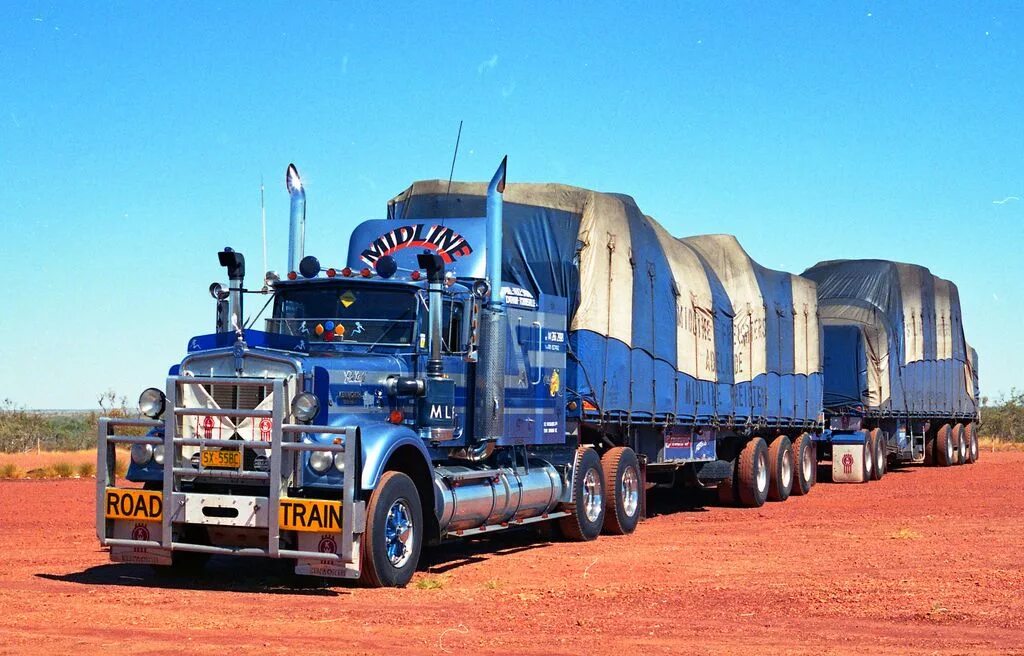 Седельный автопоезд. Western Star автопоезд. Вестерн Стар автопоезд Австралия. Австралийские фуры автопоезда. Автопоезд с седельным тягачом.