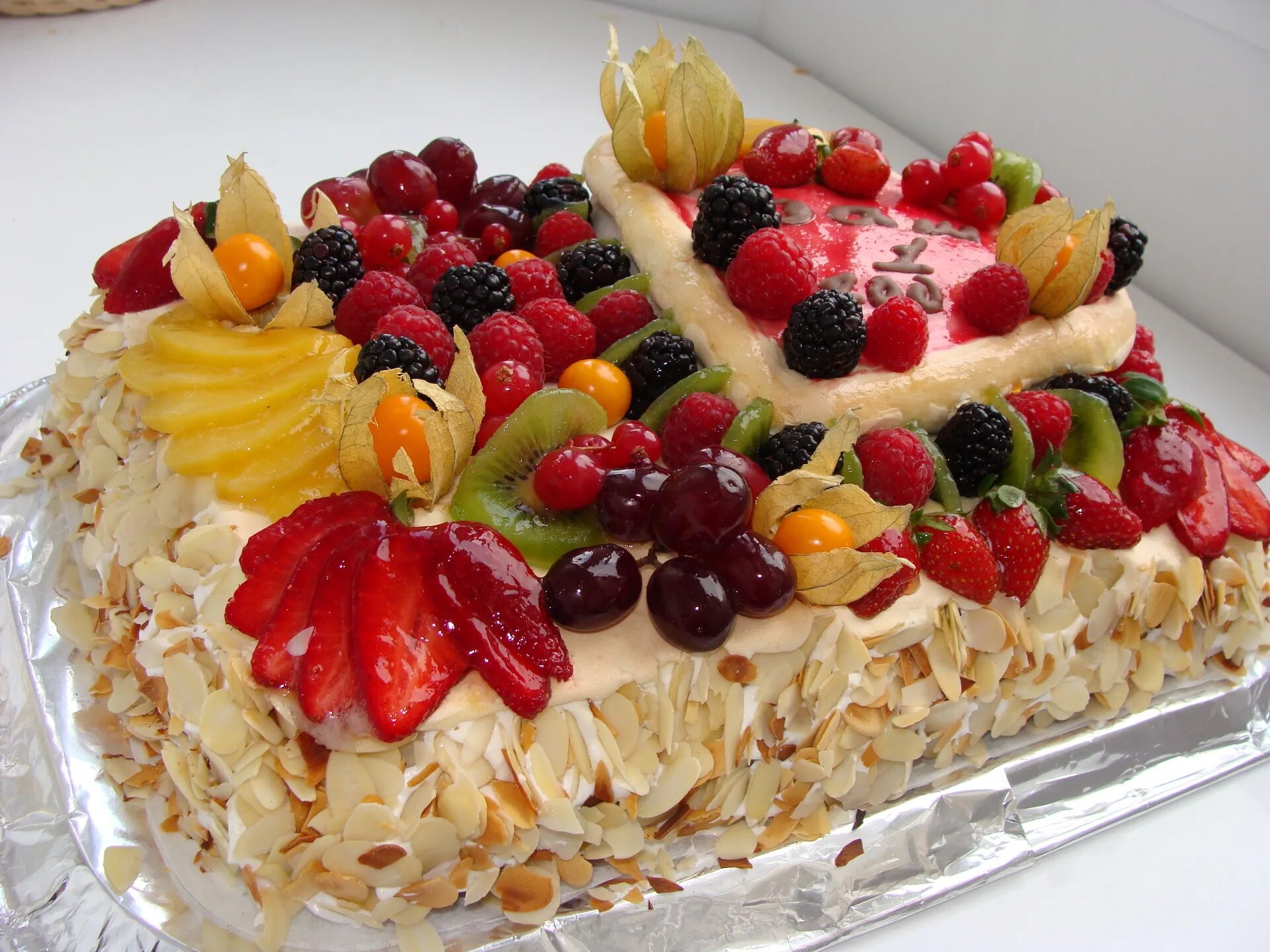 Бесплатное фото тортов. Фруктовый торт. Красивые торты. Украшение торта фруктами. Красивые фруктовые торты.