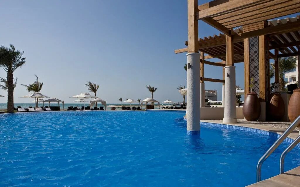 Sofitel bahrain zallaq thalassa sea spa 5. Sofitel bahrain zallaq thalassa. Бахрейн софитель. Отель sofitel bahrain zallaq thalassa sea&spa 5*. Sofitel бахрейн.