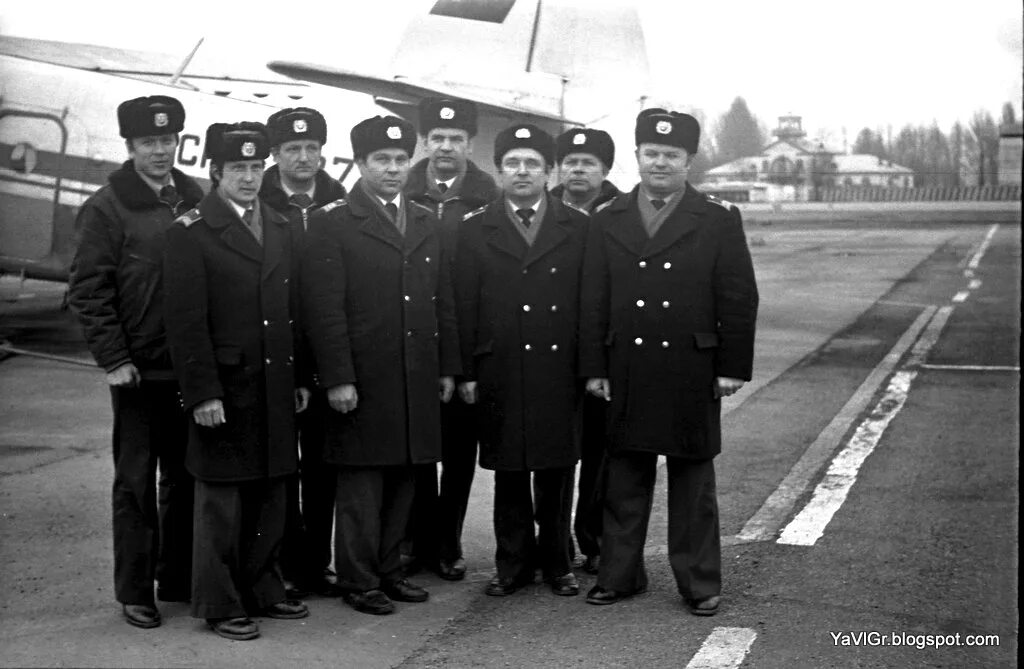Печорское авиапредприятие фотоальбомы летчики. Первые командиры барнаульского авиапредприятия. Летная ли погода