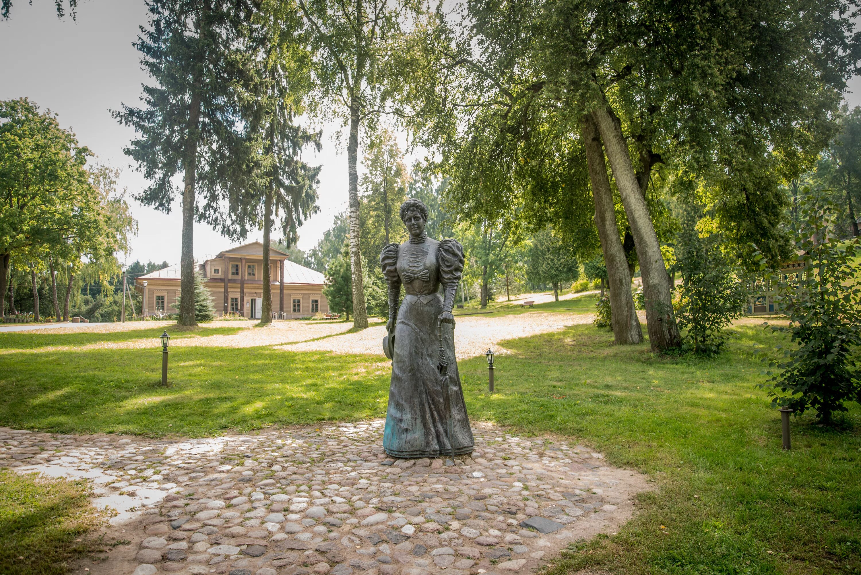 Village парки. Флёново парк Смоленская область. Фленово парк Смоленск. Парк Тенишевой Смоленск. Фленово озеро.