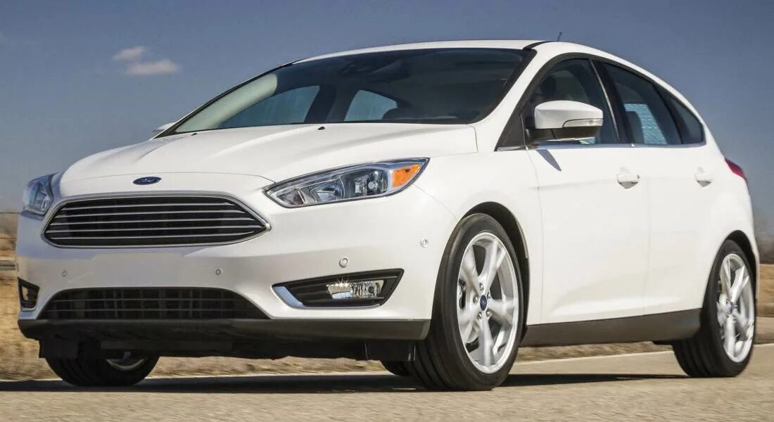 Форд фокус хлопок. Форд фокус 2015. Ford Focus 2016. Ford Focus III 2015. Форд фокус 2015 хэтчбек.