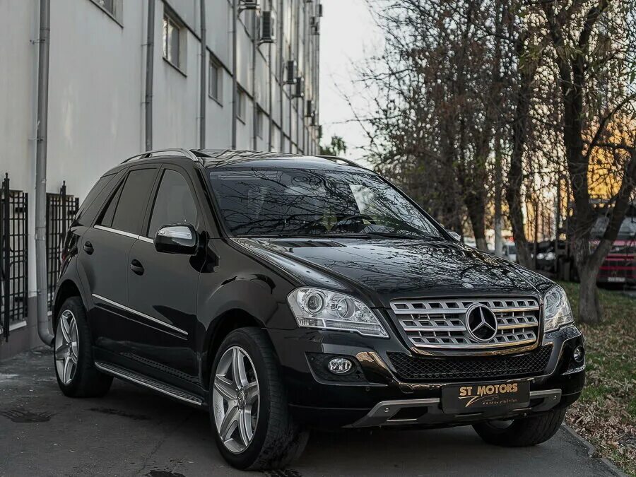 Купить мерседес мл на авито. Mercedes ml w164. Mercedes ml 164. Mercedes ml w165. Mercedes ml w164 Рестайлинг.