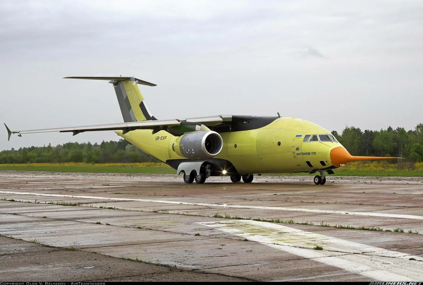 Ah-124-100. Ил 112 и 114. Самолет ил-112в. Новости транспортный самолет. Ан-178 шасси.