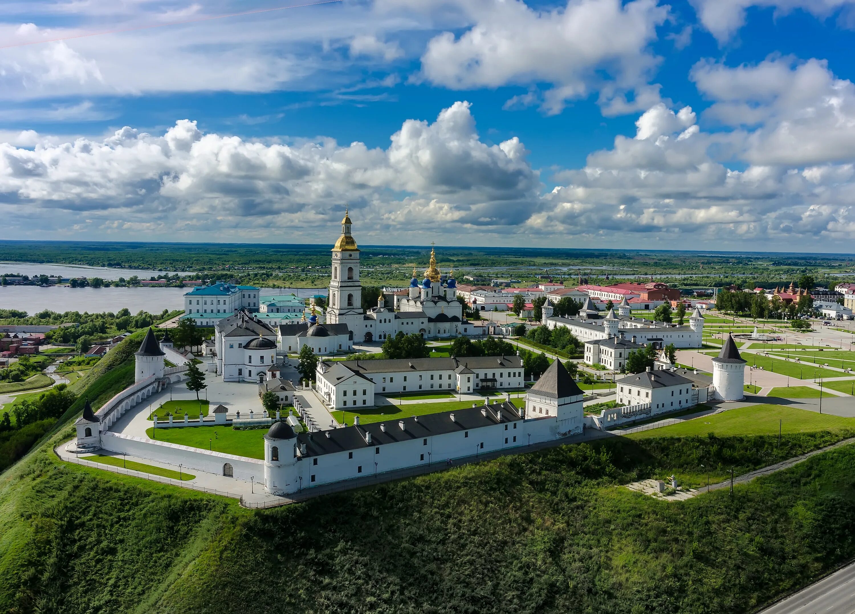 Тобольский кремль. Тобольский Кремль 1680. Тобольский Кремль марка. Достопримечательности Тобольска на 2021.