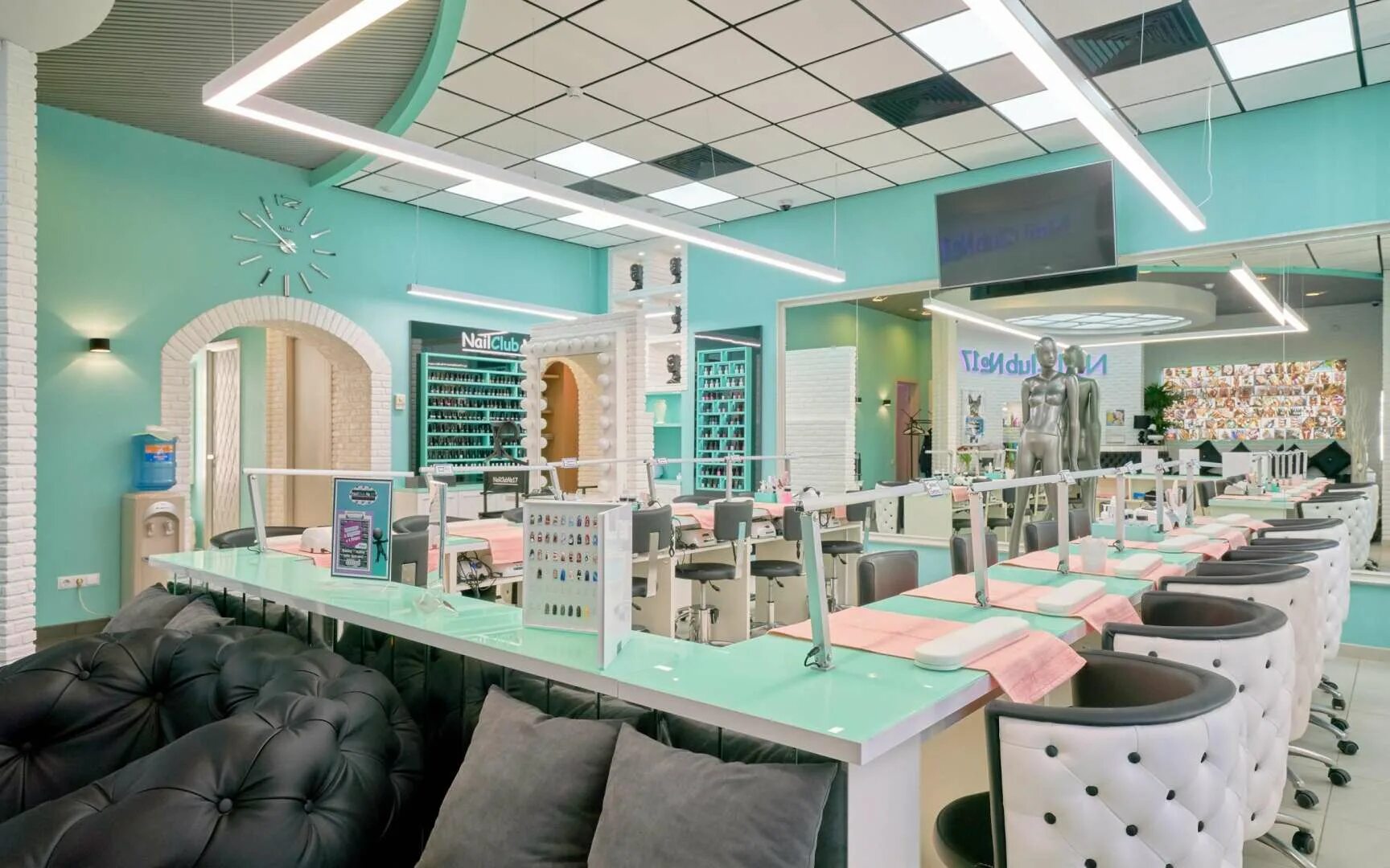 Нейл 17. Nail Bar 17 Бадаева. NAILCLUB 17 Бадаева. Нейл клаб на Бадаева. Студия маникюра нейл клаб на Бадаева мастера.