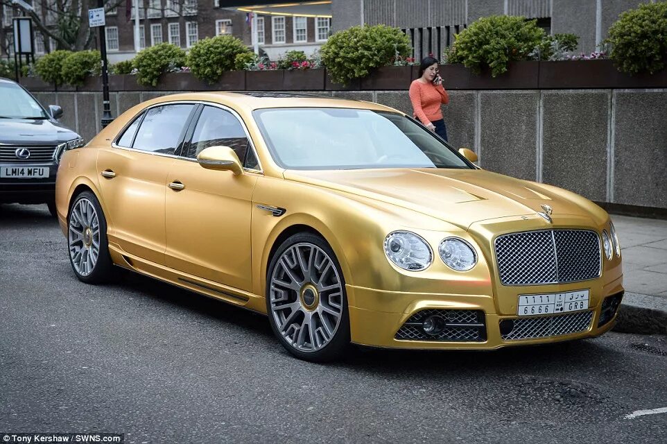 Bentley Flying Spur 2011 Gold. Bentley Flying Spur 2011 Mansory Gold. 2006 Bentley Flying Spur Mansory. Bentley Flying Spur Mansory.