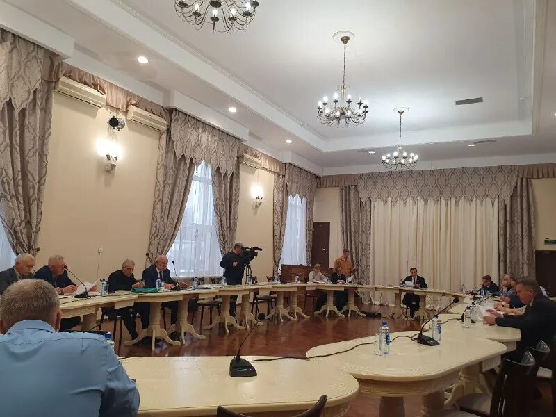 14 депутатов