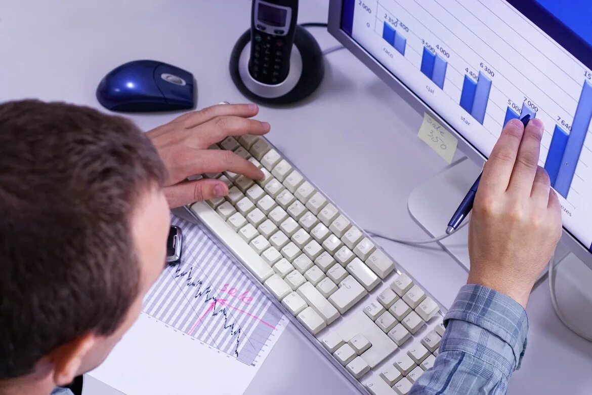 Бухгалтер экономист. Банкир профессия. Профессия бухгалтер. Бухгалтер экономист. Экономист финансист.