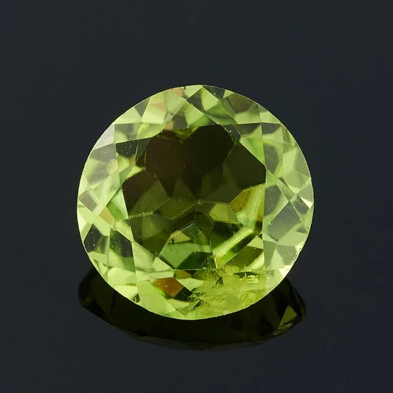 оливин-хризолит. камень хриризолит оливин. зеленый оливин перидот. оливин-хризолит камень. хризолит лимонный.