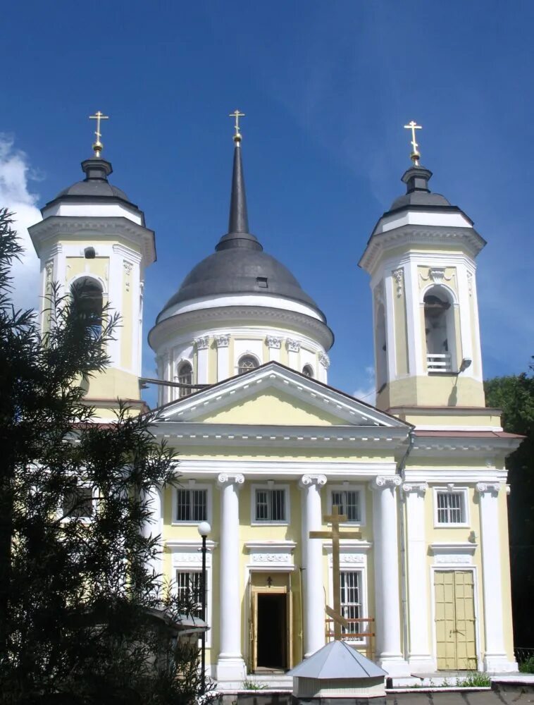 Церковь в пехра-яковлевское. Церковь в пехра-яковлевское. Леоновское шоссе храм преображения господня. Пехра-яковлевское усадьба храм преображения. Храм преображения господня (балашиха).