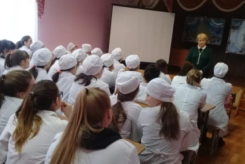 Чистопольский медицинский. Чистопольское медицинское училище. Чистопольский медицинский. Гауз чистопольская црб. Медицинский колледж чистополь.