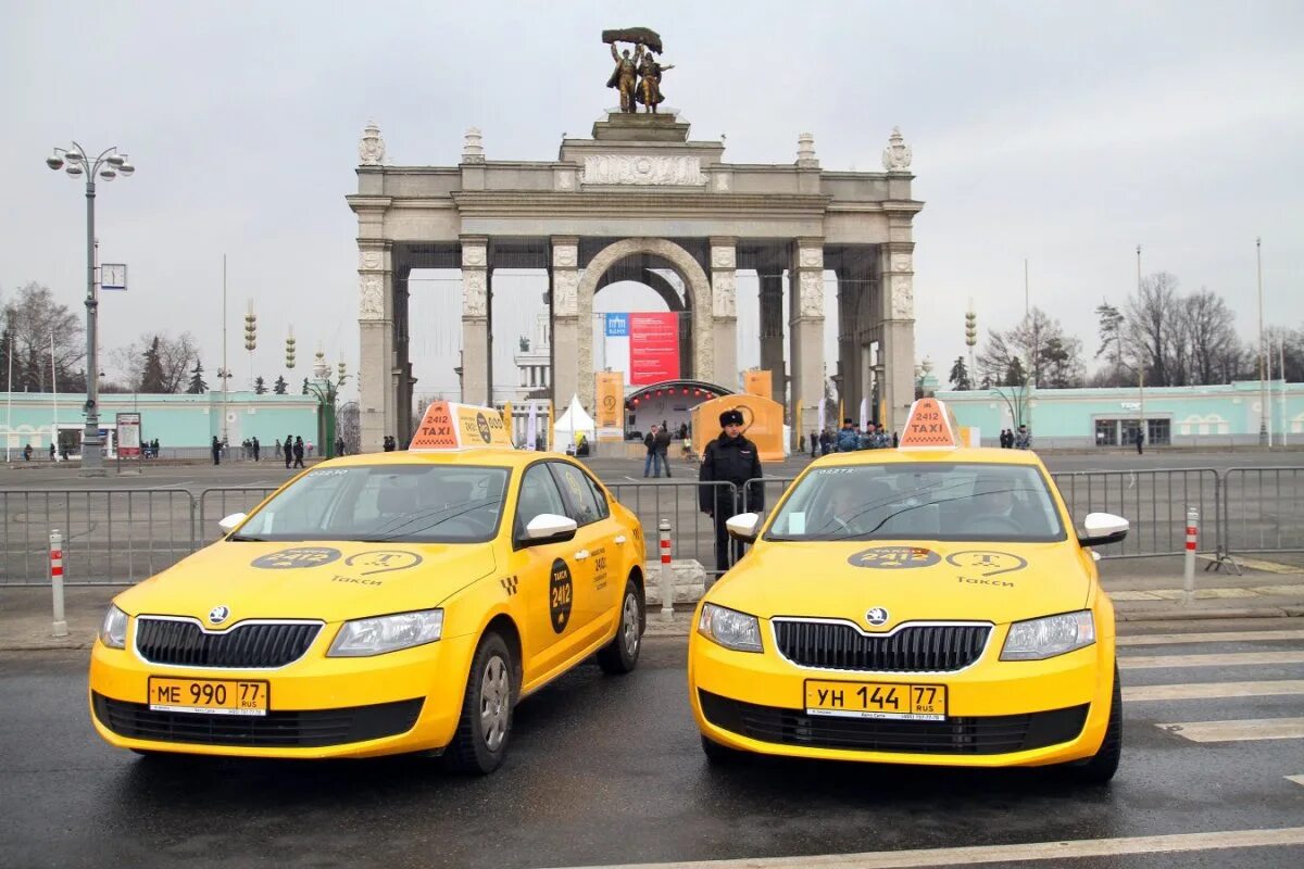 Машина "такси". Автомобиль «такси». Таха машина. Машины такси в Москве. Включи машину такси