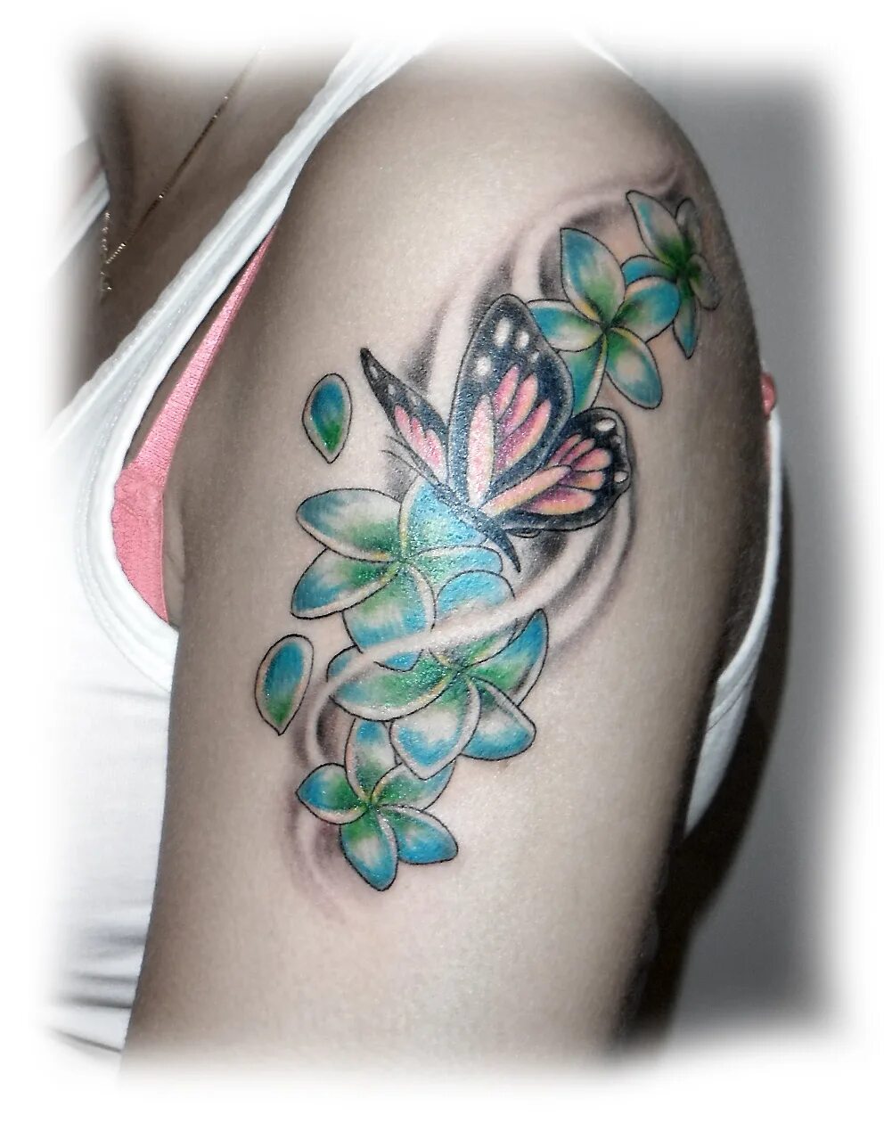 тату цветы. тату бабочка. тату бабочки с цветами на руке. татуировка бабочка. тату бабочки в цветах.