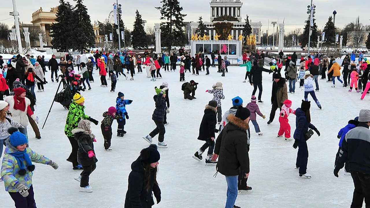 ВДНХ каток для детей. Детский каток ВДНХ. Москва ВДНХ каток . Ребенка. Каток ВДНХ детский каток. Московский городской каток