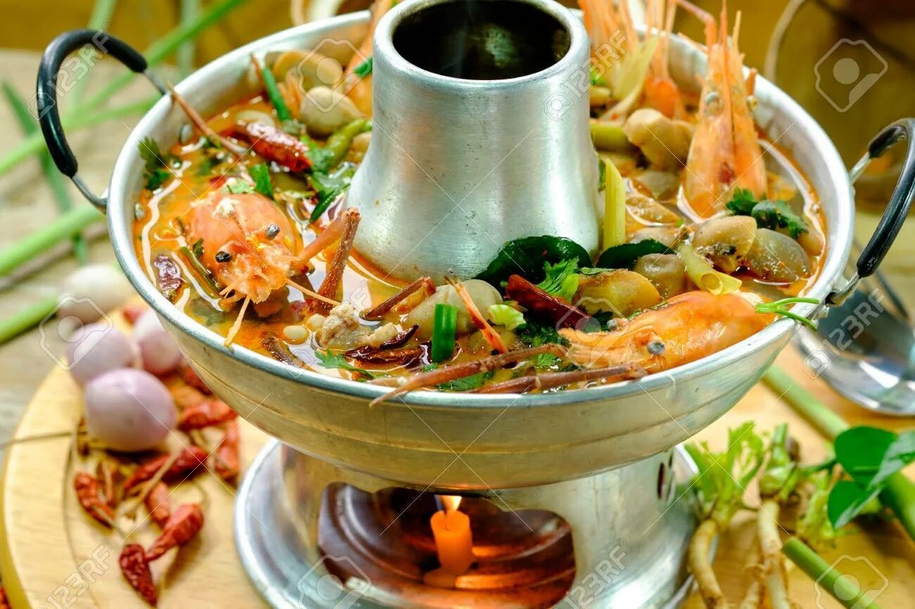 Тома пот. Tom Yum Goong (Spicy Shrimp Soup). Thai Pot. Thai hot Pot. Самовар рис Hi Haidilao hot Pot.