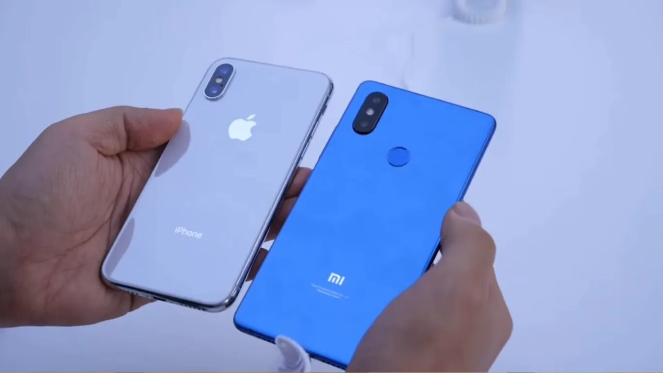 Mi 8 pro сравнение. Iphone XS vs mi8. Сяоми ми 8 vs айфон 10. Xiaomi mi 8 vs XS Max. Iphone 11 Xiaomi mi 8.