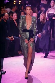 Alexandre Vauthier Couture Runway. 