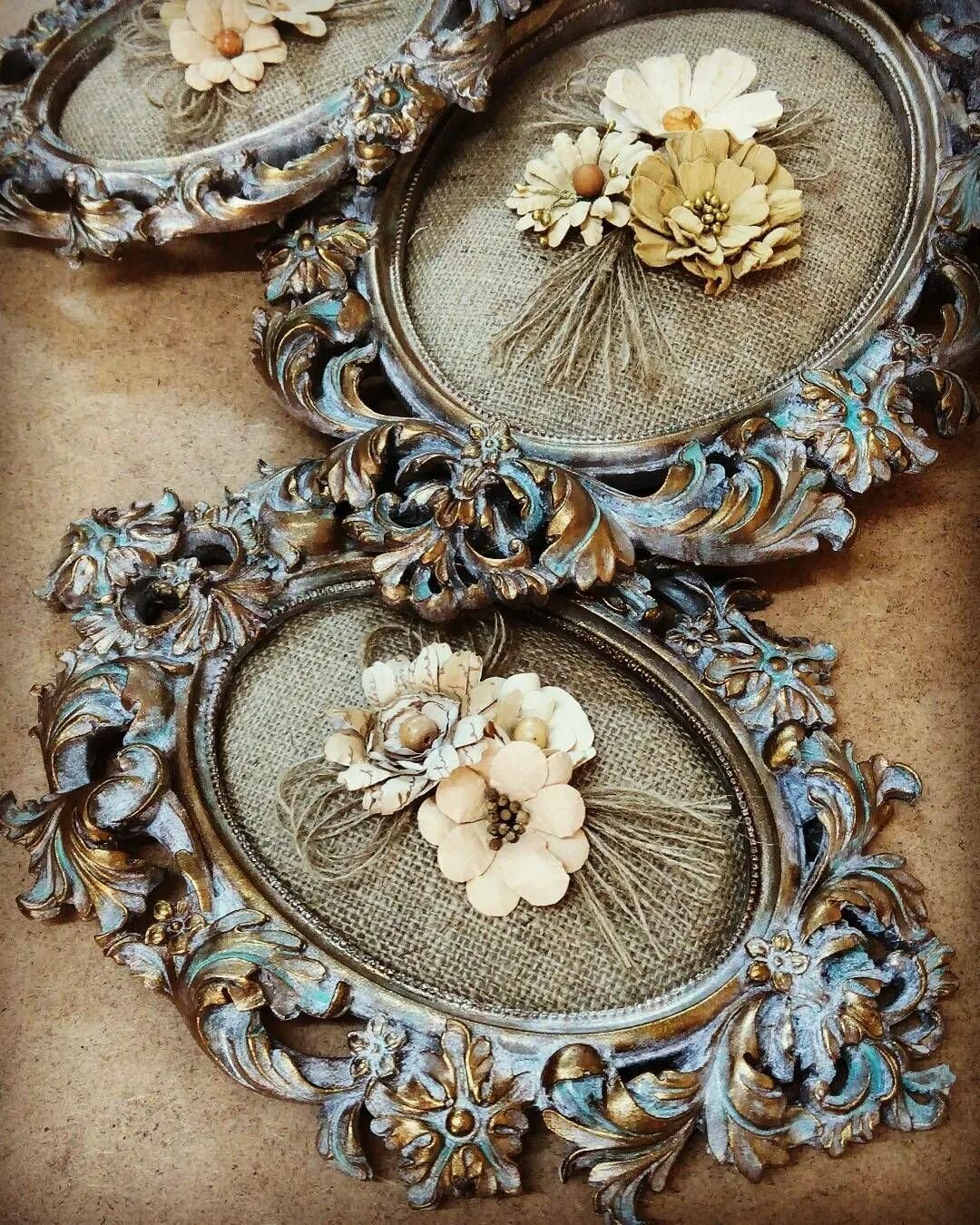 Материал винтажный декор. Кресло в стиле шебби шик. Старые вещи в интерьере. Винтажные вещи для декора. Декор в стиле шебби шик.