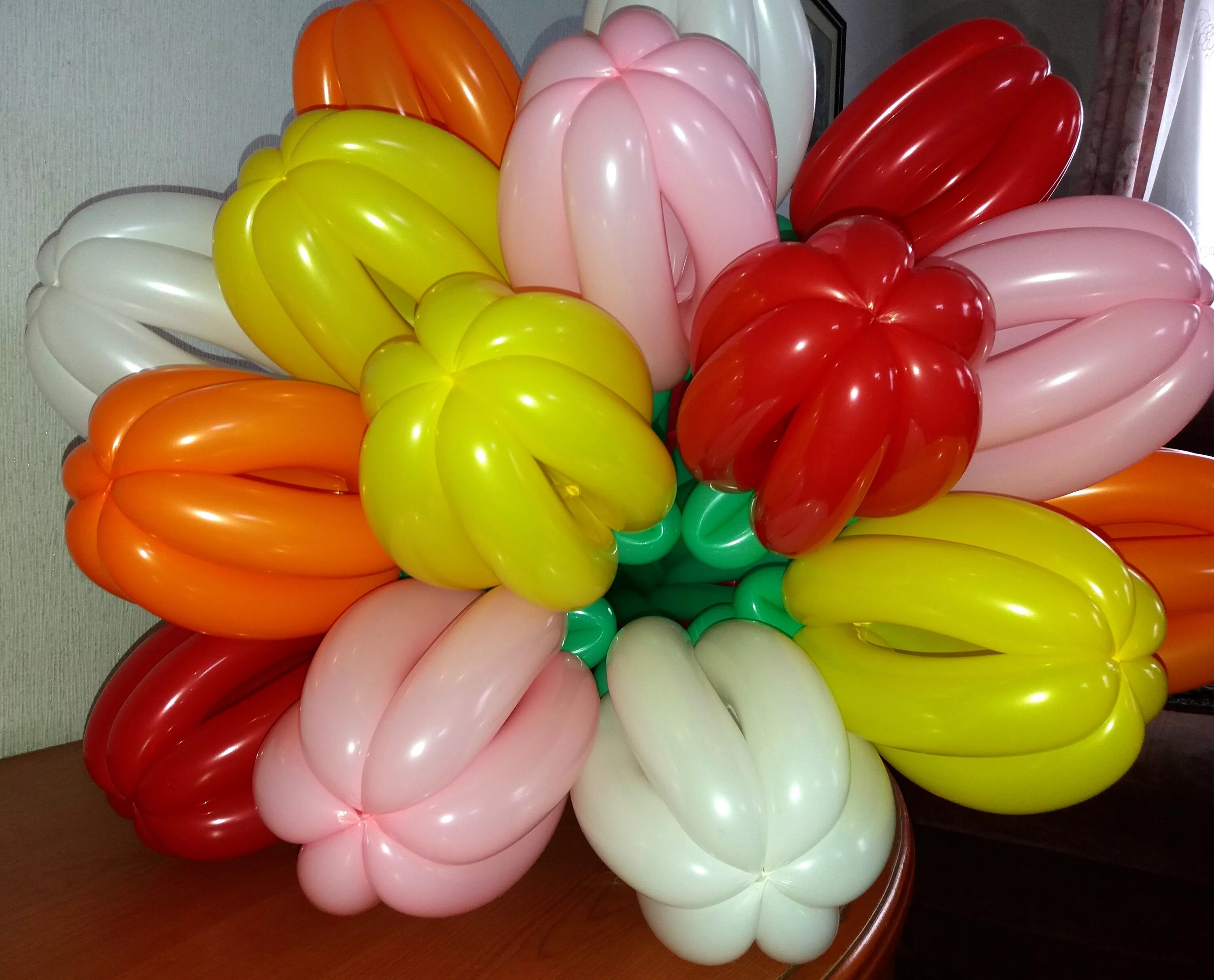 цветок тюльпан из шдм. тюльпаны из шдм. тюльпан из шдм. цветы из шаров. доставка шаров.