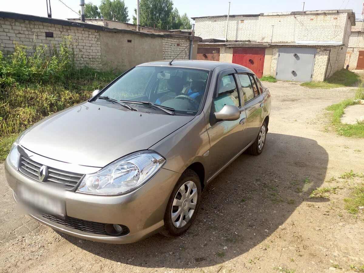 Symbol 2009. 4. Renault symbol 2009 1. Рено симбол 2009 салпонэ. Рено симбол 2 2009.