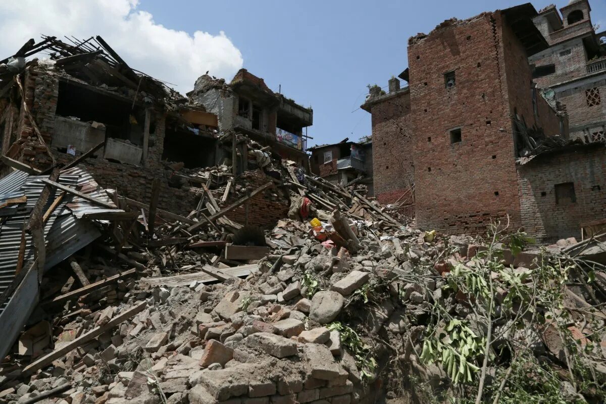 Землетрясение 1 апреля. Землетрясение в Непале 2015. 25 Апреля 2015 года в Непале землетрясение. Катманду землетрясение 2015. Землетрясение в Непале (2023).