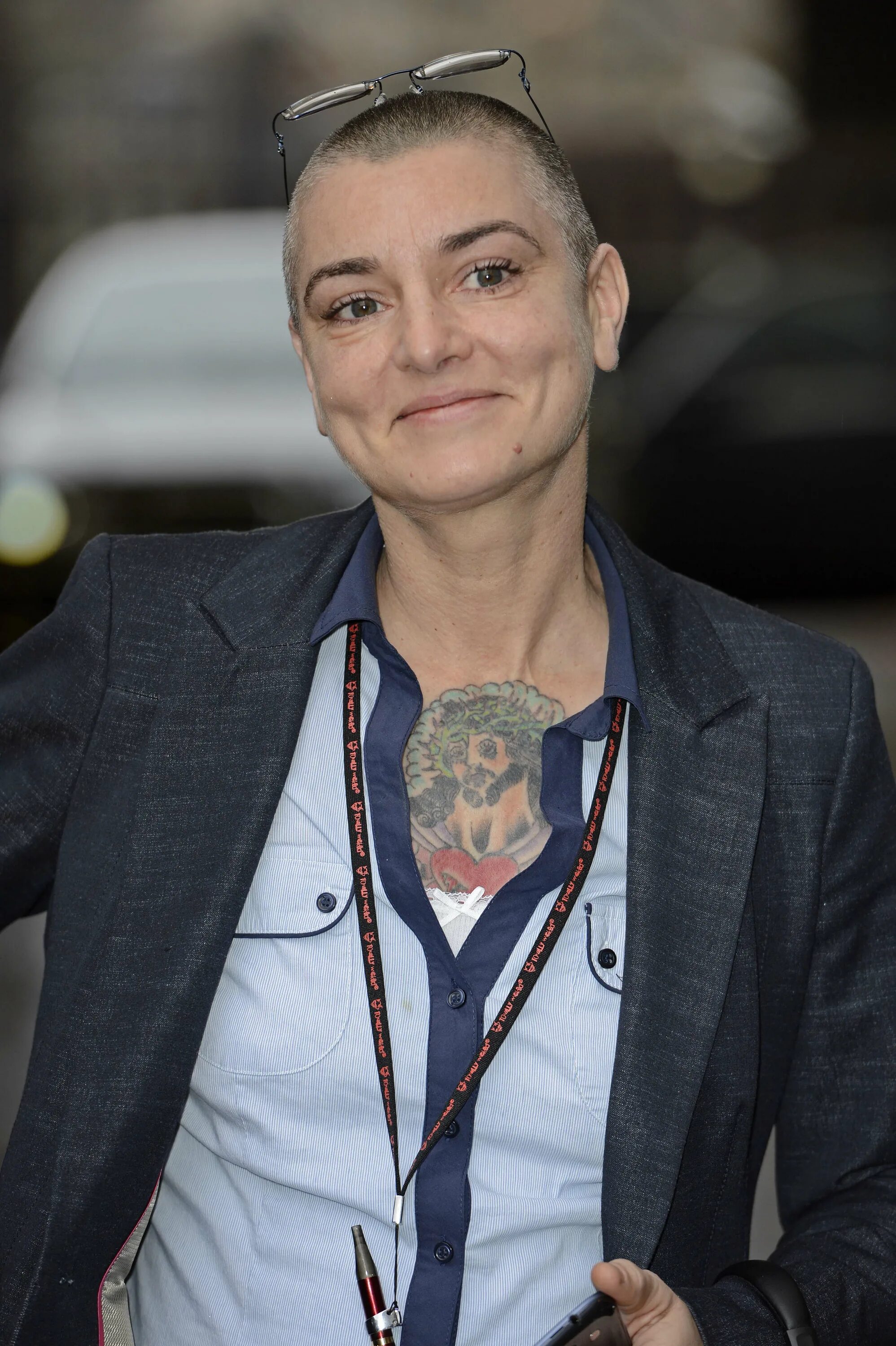 Sinéad o'connor с длинными волосами. Шинейд о'коннор 2020. Sinead o&#39;connor. Шинейд о коннор. Шинейд о коннор 2000.