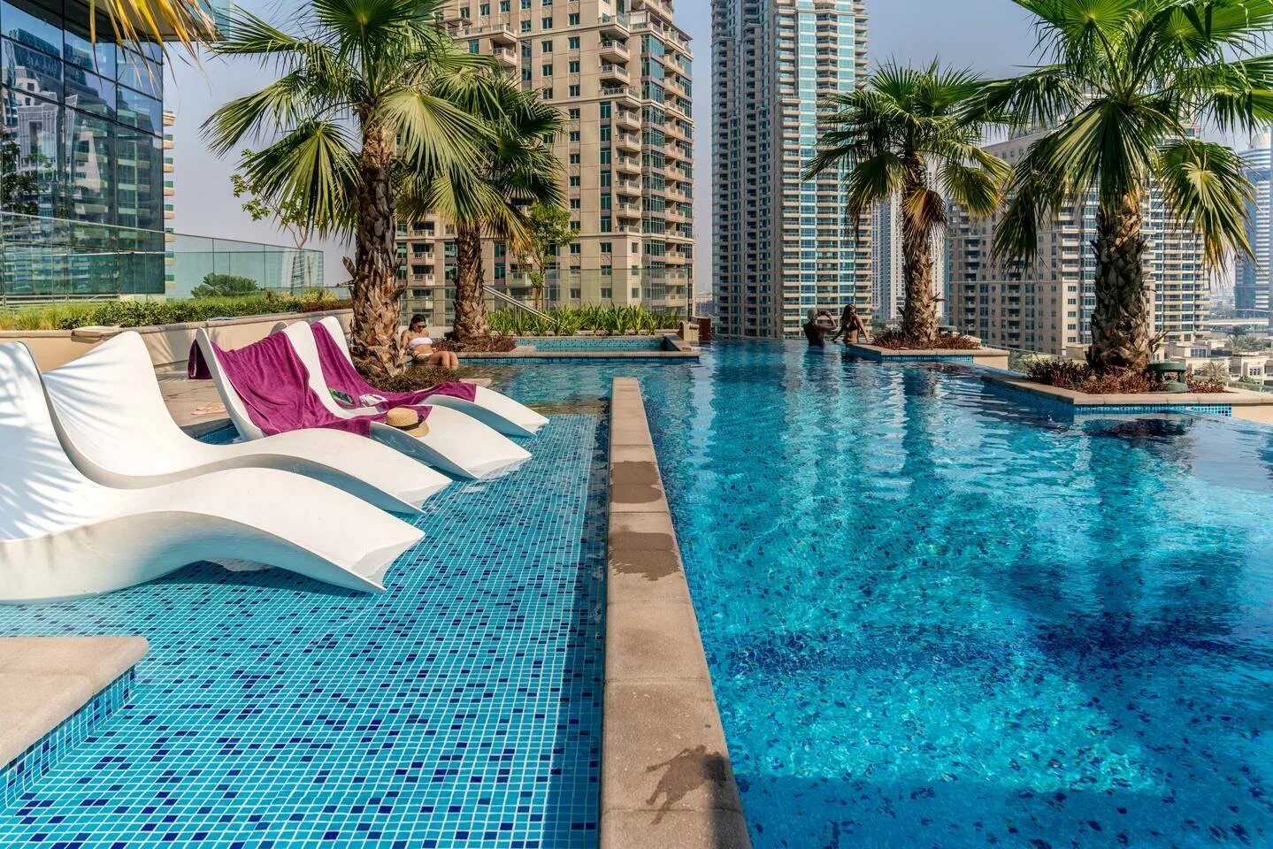 Stella marina dubai hotel. Stella di mare какие номера. Bice mare в дубае. Mare marina. Marine mare.