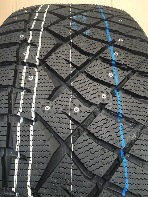 Зимний спайк. Шины Nitto Therma Spike. Шина r-16 215/60 Nitto Therma Spike 95t. Nitto Therma Spike 265/45 r21. Шины Nitto NT SPK.