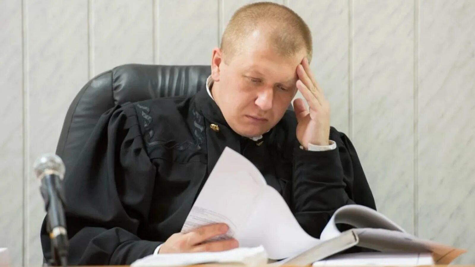 Нибудь судьи