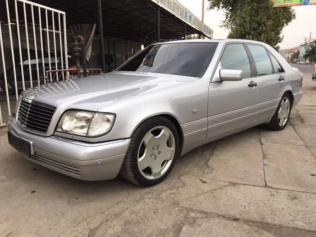 Mercedes Benz w140 1998. Mercedes w140 Silver. Мерседес s320 140 кузов. Мерседес w140 серый.