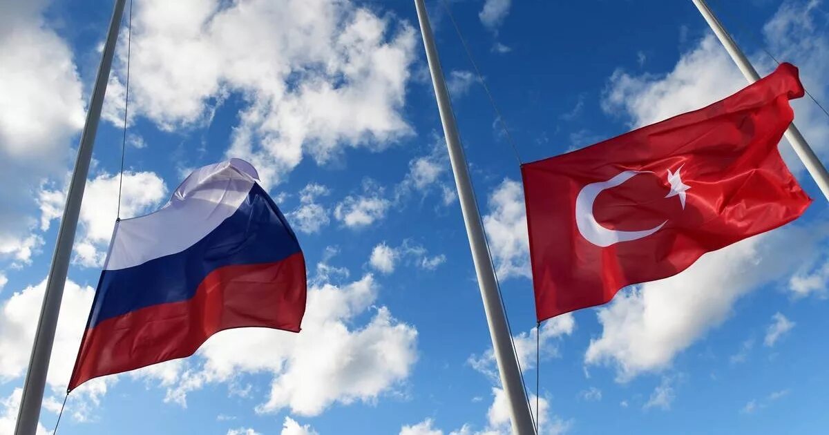 Турция на стороне россии. Россия и Турция. Флаг России и Турции. Открытие Турции. Флаг Турции.
