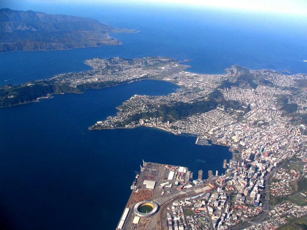 New zealand capital. Город Веллингтон новая Зеландия. Столица новой Зеландии (Wellington). Веллингтон порт.