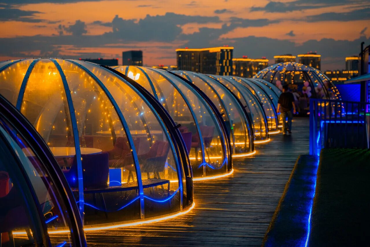 Площадка: omega rooftop. Купольные беседки на докукина 8. Rooftop ресторан москва. Беседка купол. Руфтоп докукина.