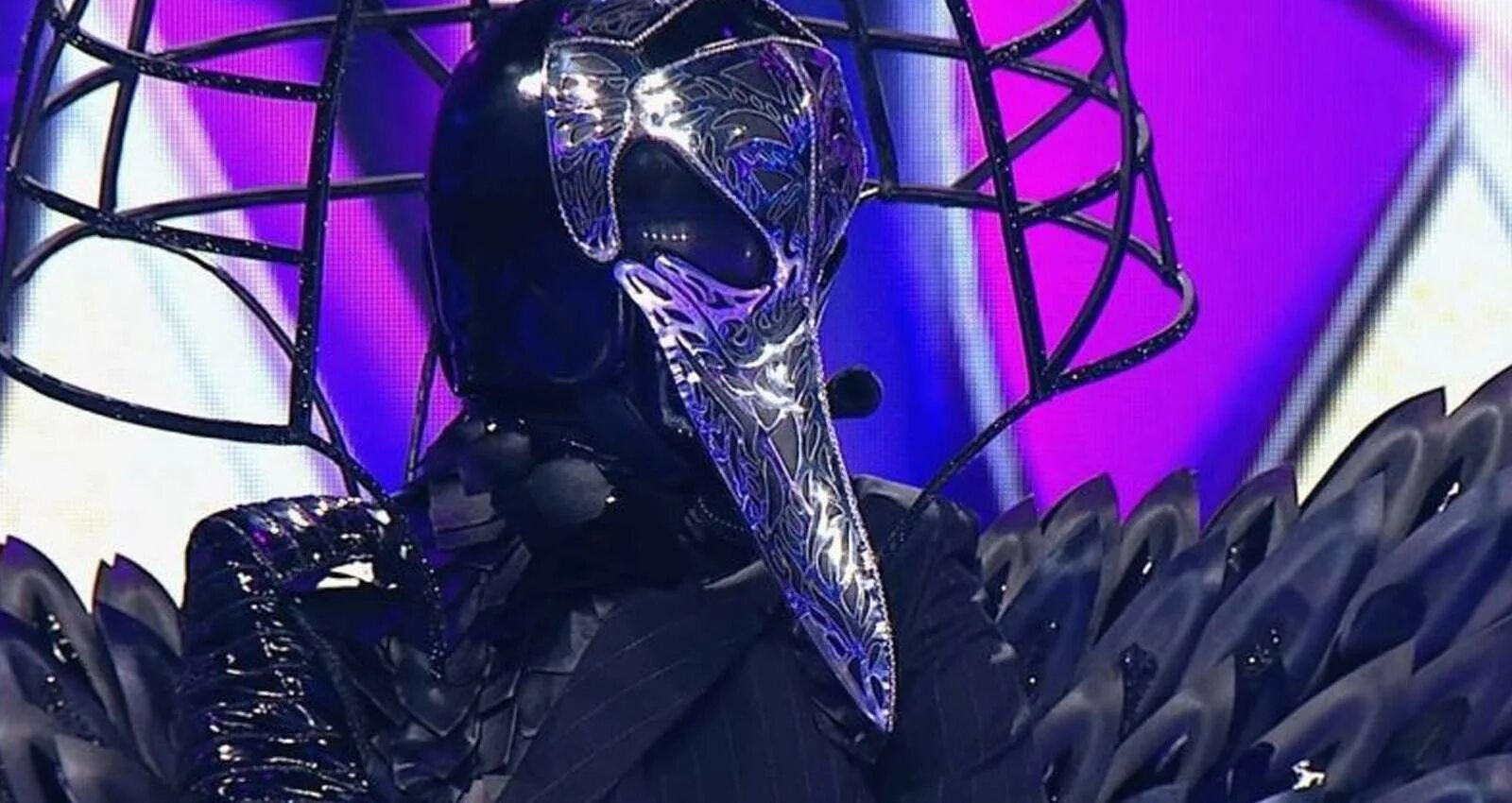 Ваня Дмитриенко ворон в шоу маска. Маска. Шоу маска. Маска ворон шоу маска.