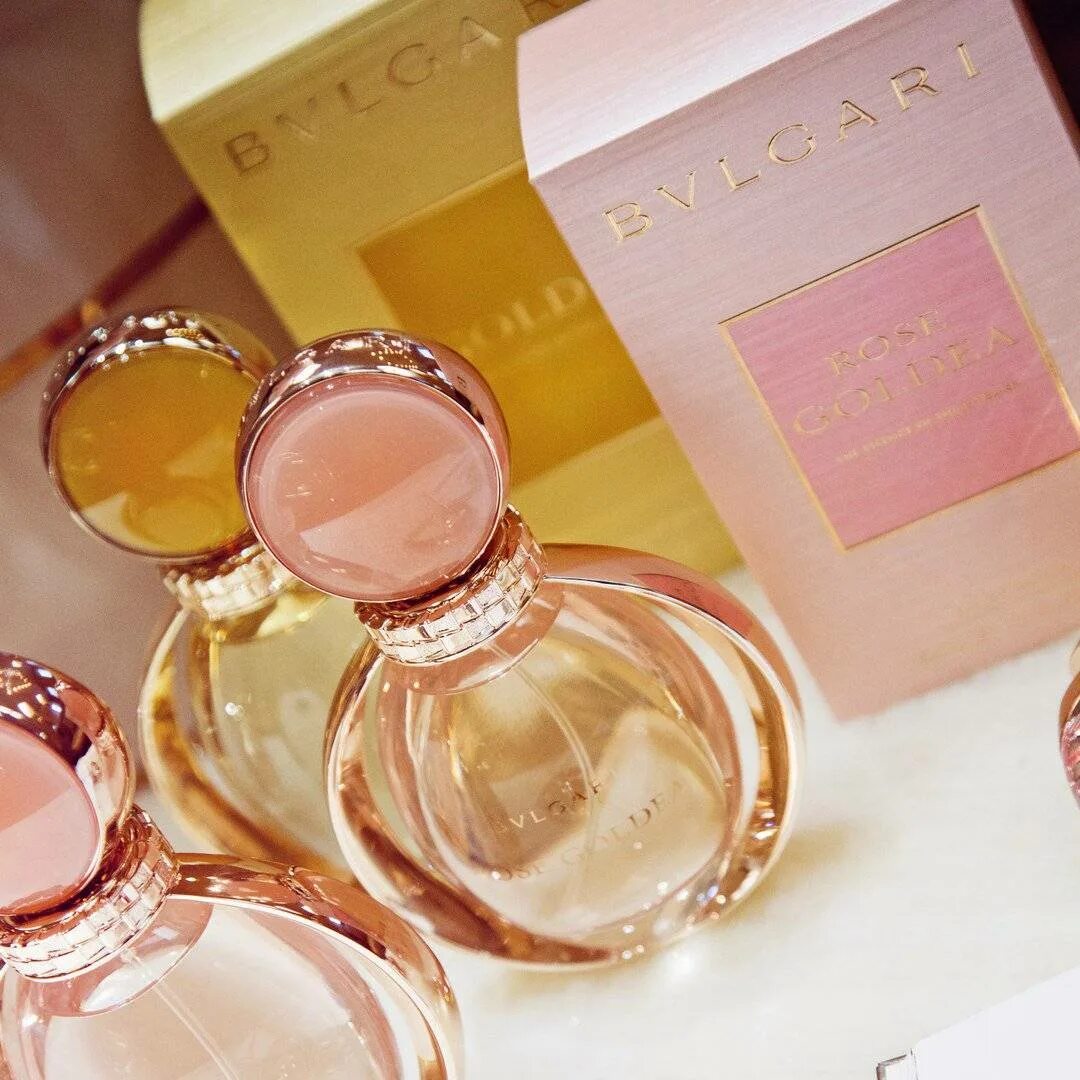 Goldea blossom. Bvlgari духи Goldea. Bvlgari Rose Goldea. Bvlgari Rose Goldea парфюмерная вода 90 мл. Духи женские Bvlgari Rose Goldea.