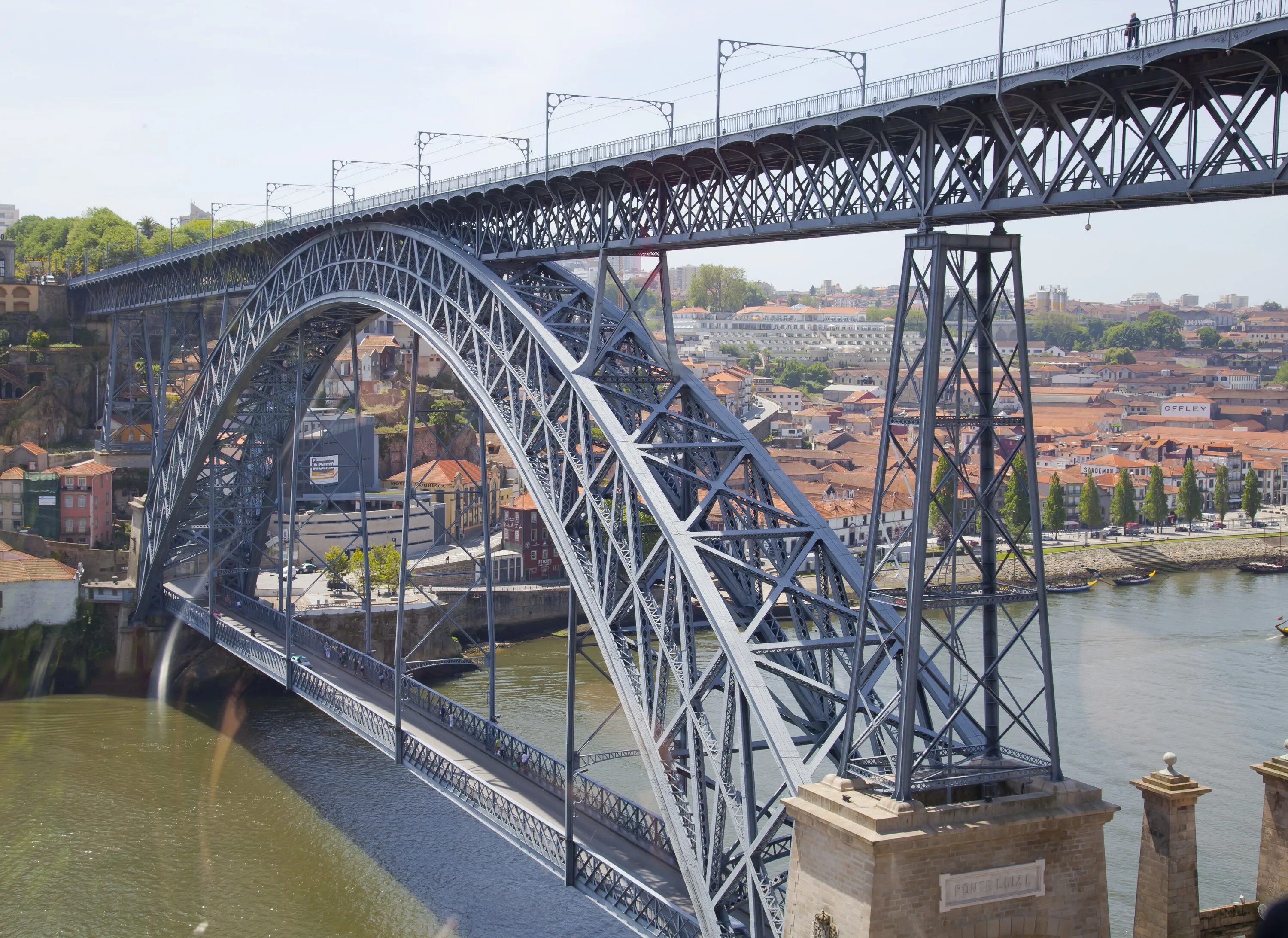 Г дд. Мост Понти-ди-Дон-Луиш i. Мост Дона Луиша Португалия. Dom Luis i Bridge. Мост Понти-ди-Дон-Луиш i с трамваем.