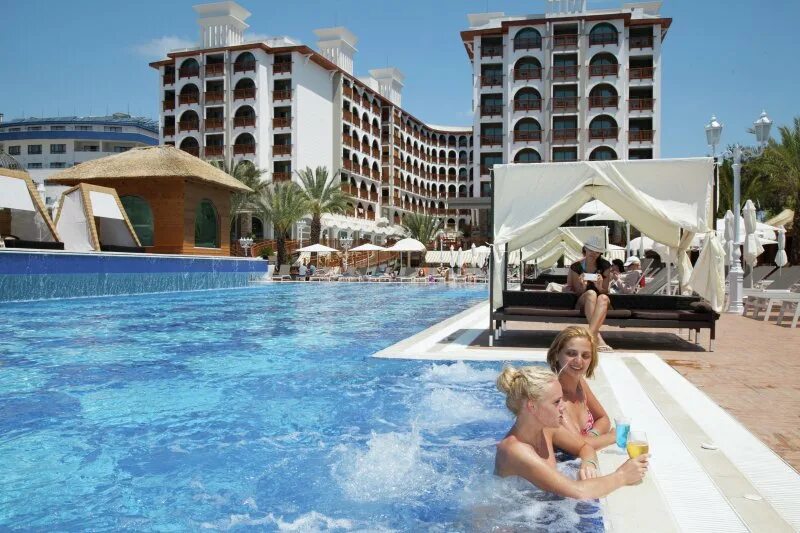 Отели турции quattro beach. Отель в турции кватро бич. кватро бич алания. отель кватро бич алания турция. турция отель в алания кватро.