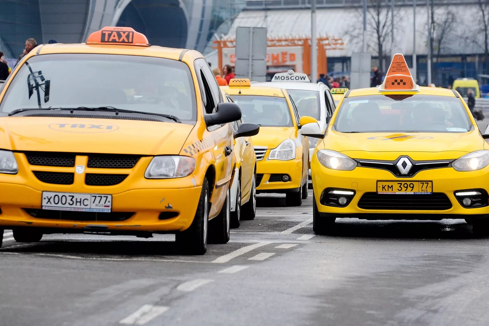 Таксомотор москва. Такси. Машина "такси". Автомобиль «такси». Таха машина.