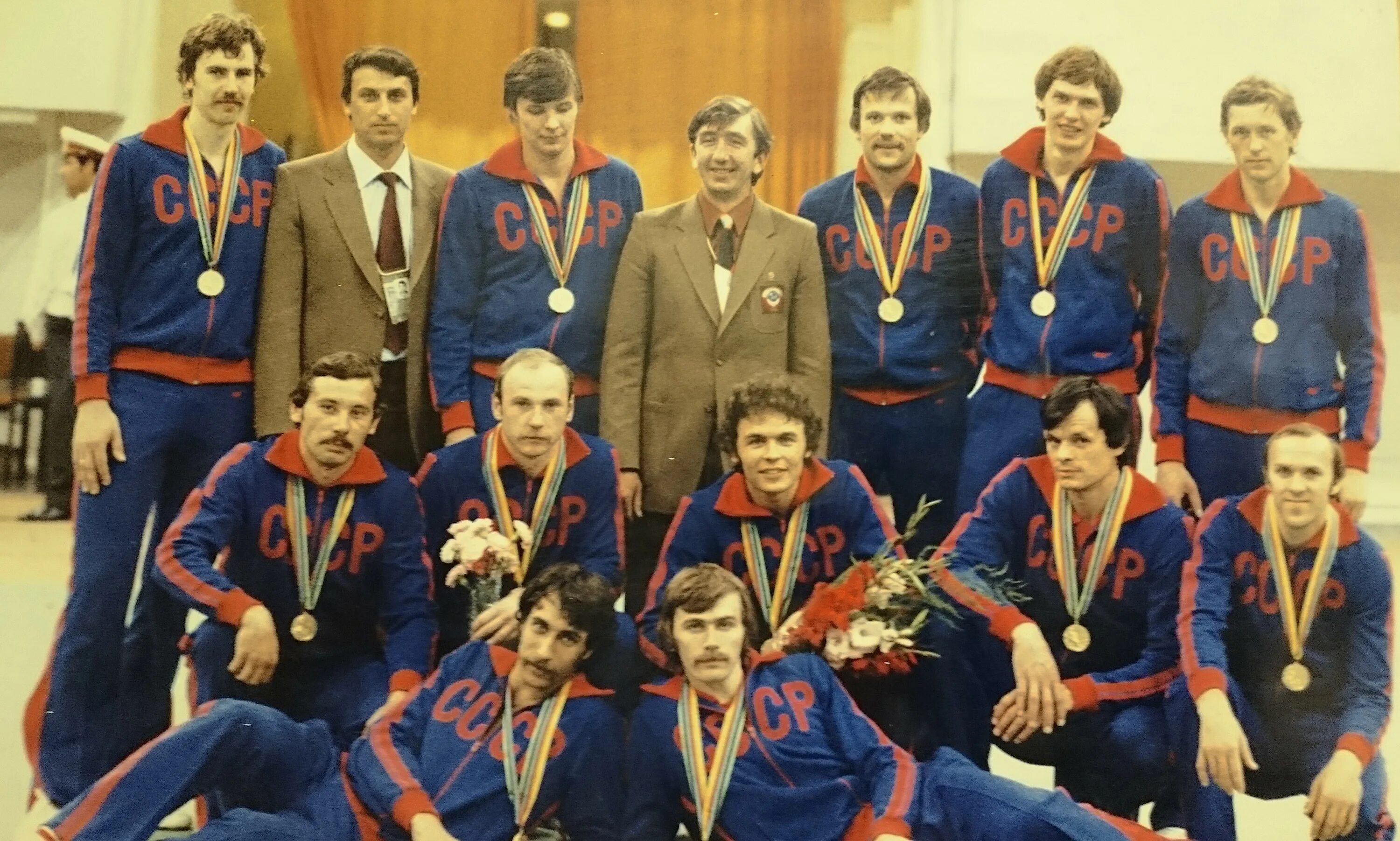 Тренер сборной СССР по волейболу 1980. Команда Вячеслава Платонова.